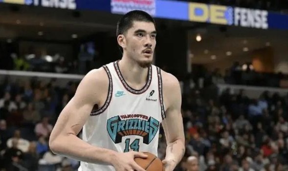 14+17仍遭质疑？加拿大姚明一战疯狂积累经验