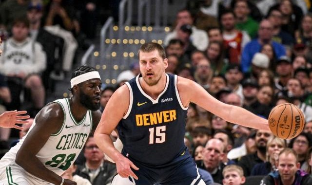 jjb-约基奇发威大破绿军：第15次轰30+15联盟第一