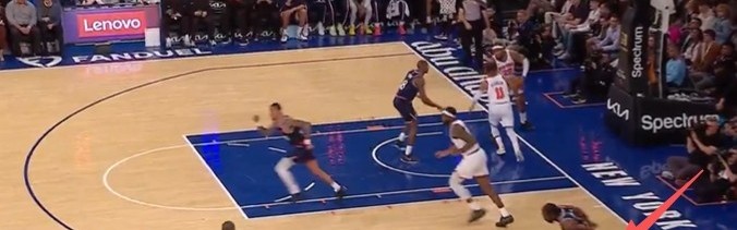 船记：小卡扭脚后末节仍坚持出战但4中0 与上次伤的是同一只脚