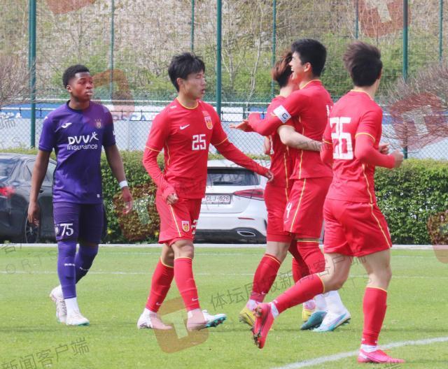 1682474121709095190.jpg IMG_3168-刘俊贤进球后.jpg